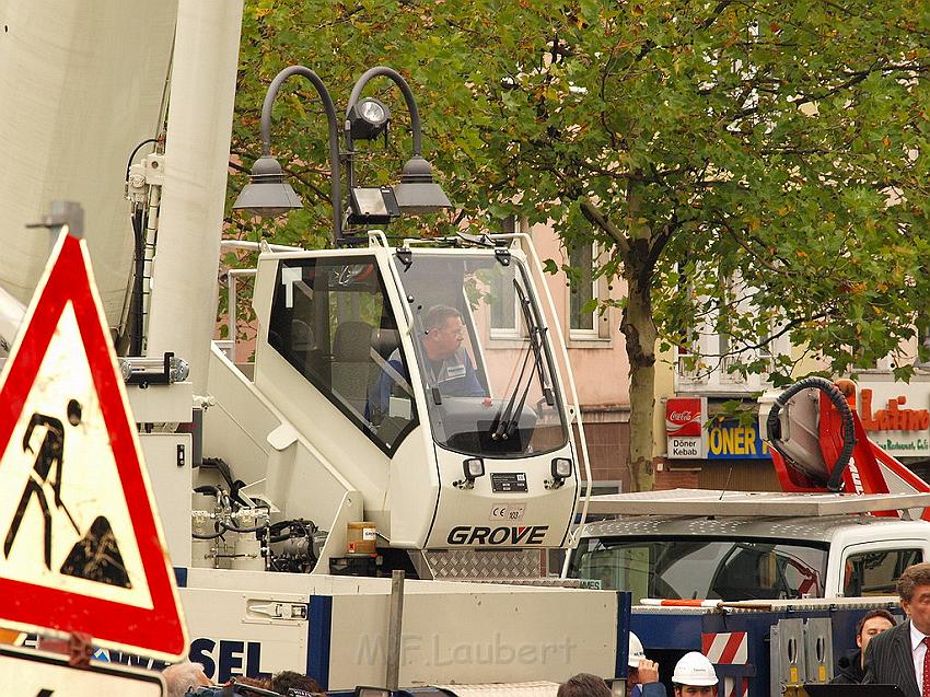 Reiterdenkmal kehrt zurueck auf dem Heumarkt P66.JPG